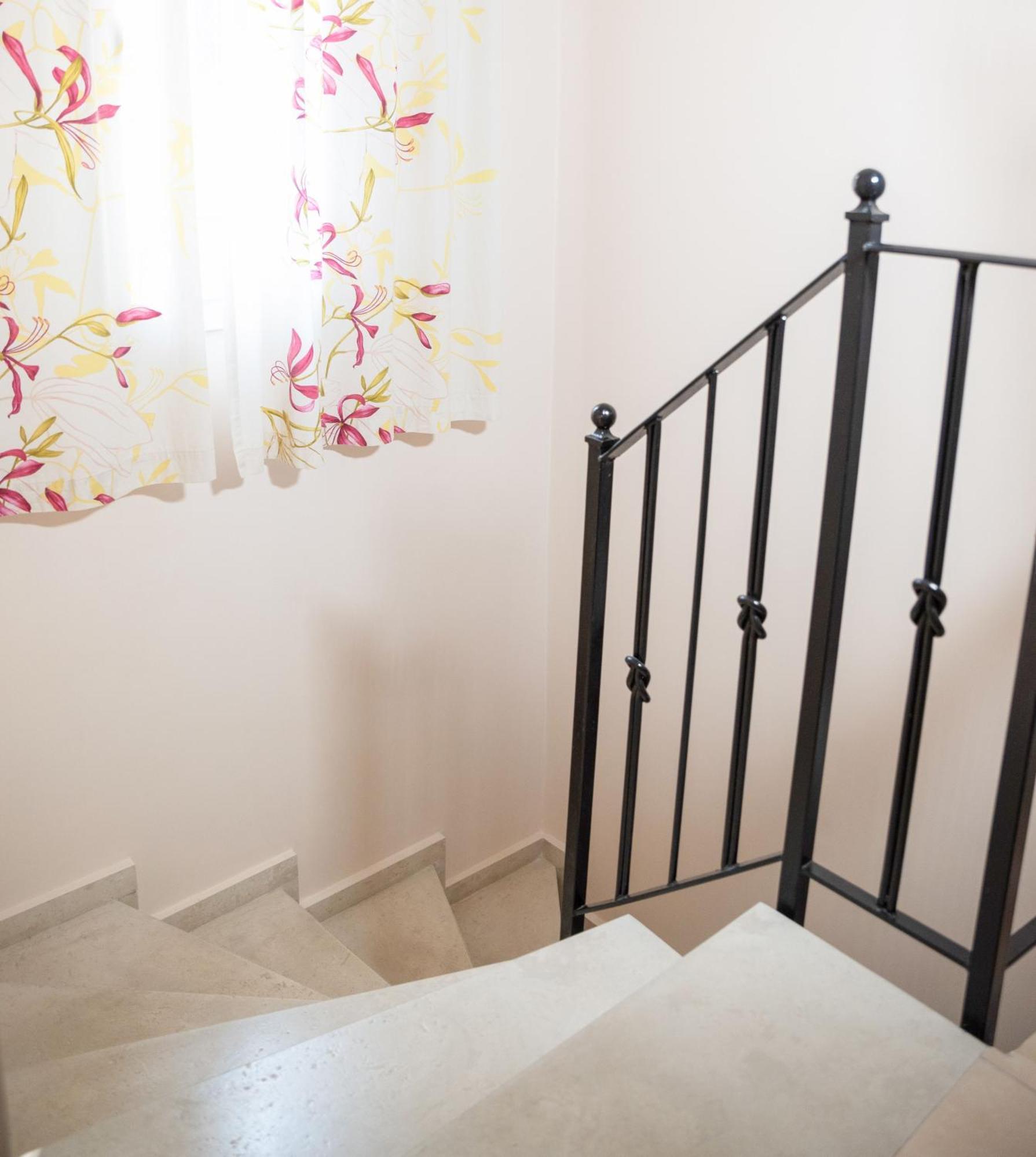 Solari Hill Maisonette Two Private Parking Alepou Luaran gambar